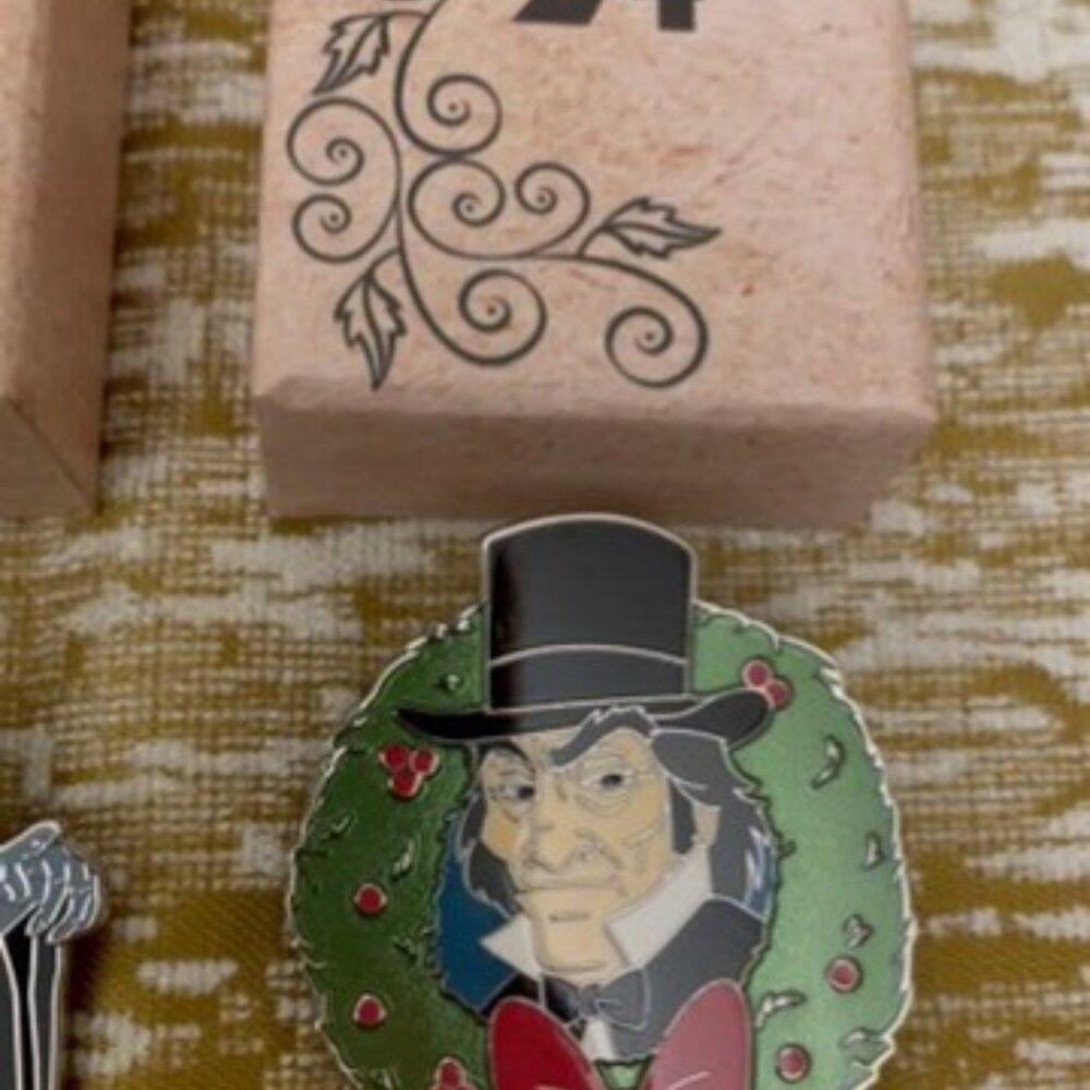 2025 The Muppet Christmas Carol Advent Pins - Message to see what's available !! - Picture 6 of 11